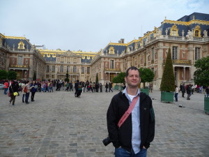 Again, this was one dude's house.  And the roof was trimmed in gold.  The sun came out at this moment and illuminated the gold which was appropriate, because Louis XIV was known as The Sun King.