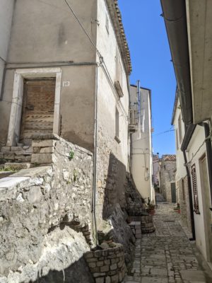 Since the oldest part of the village was built on the hilltop, you can see where the houses use the mountain rock as foundations