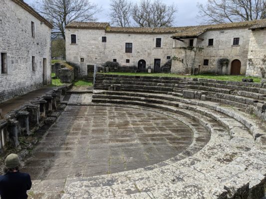 the Saepinum amphitheater - this was just escavated in the 1970s, the houses that you see are "new" and were built in the medieval times