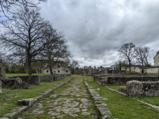 a road in Saepinum