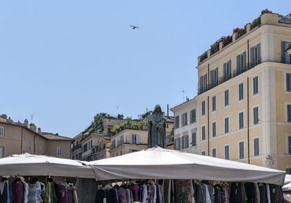 you can see the statue rising above the market stalls