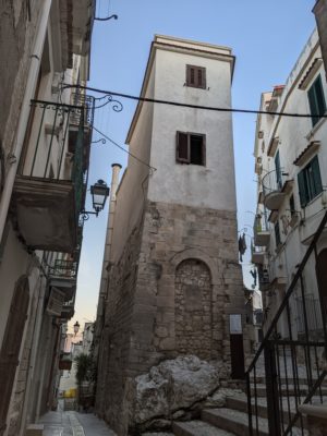 And this is a monument to a sad story.   Turks invaded Vieste in 1556, raped the women, took the men as slaves, and slaughtered everyone else (elderly, women, children) at this rock outcropping.